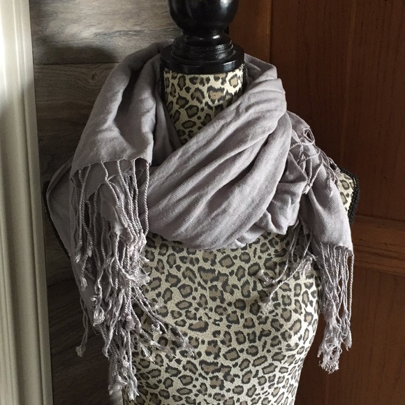 Scarf or wrap - Picture 3 of 5